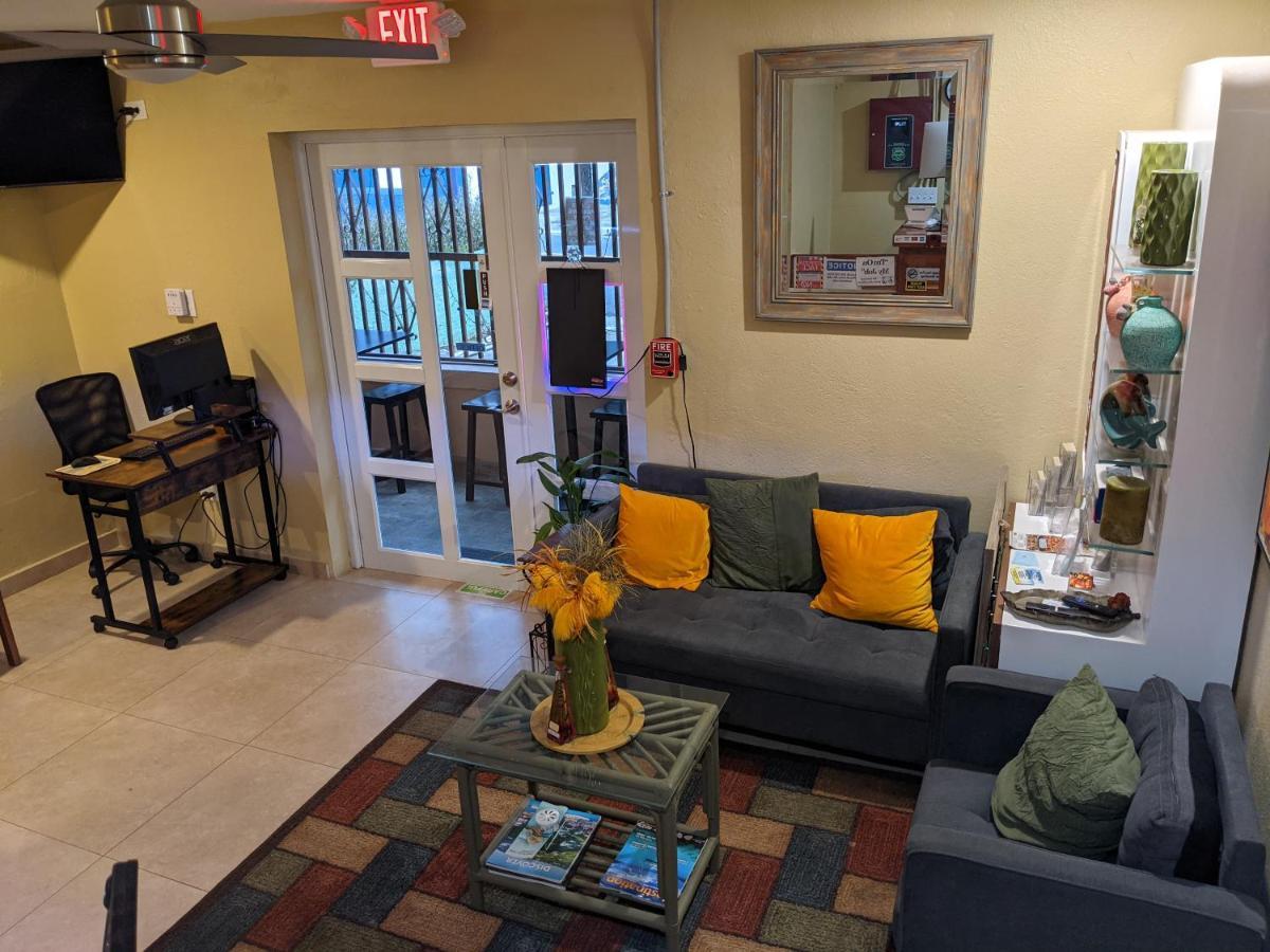 Midtown Guest House Charlotte Amalie Esterno foto