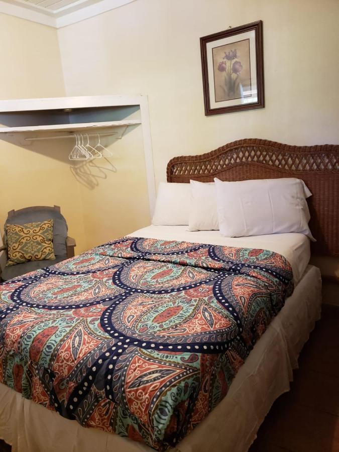 Midtown Guest House Charlotte Amalie Esterno foto